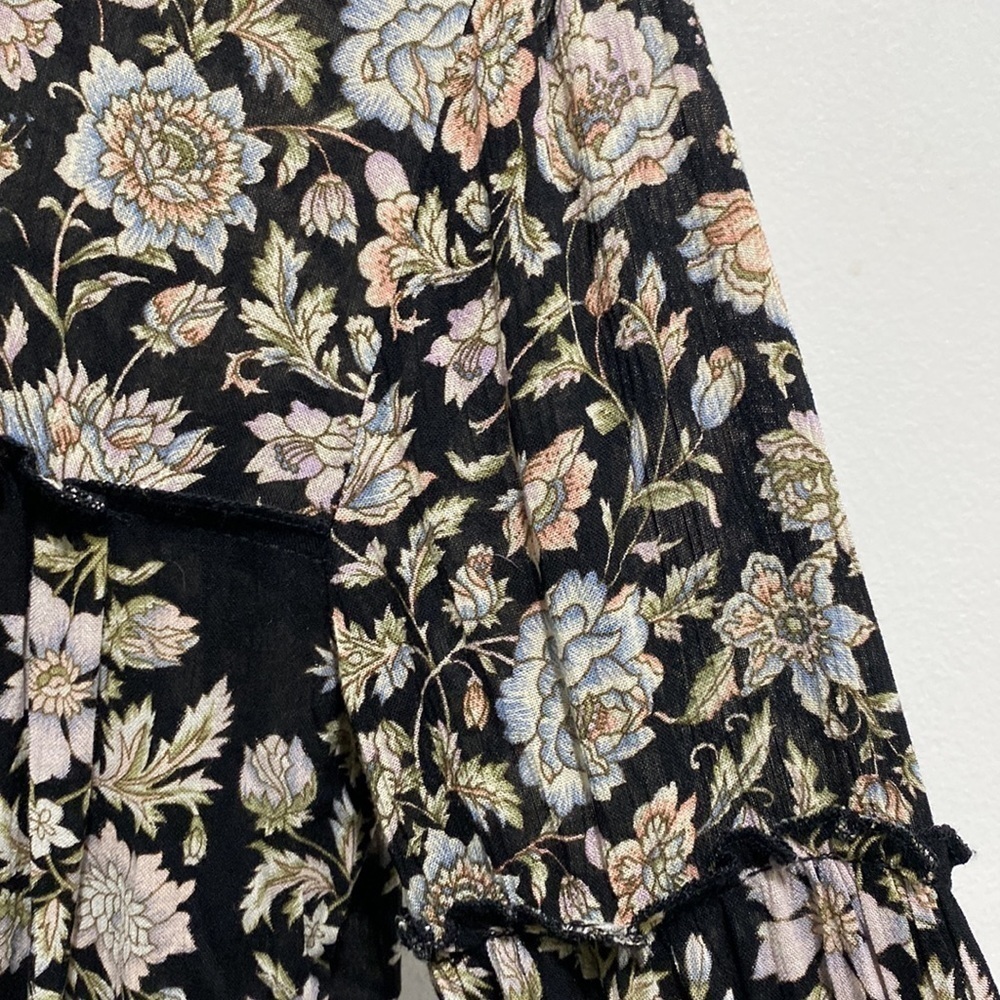 American Eagle Outfitters Bohemian Floral Bell Sleeve Blouse XS NWT Bin P - Picture 4 of 9